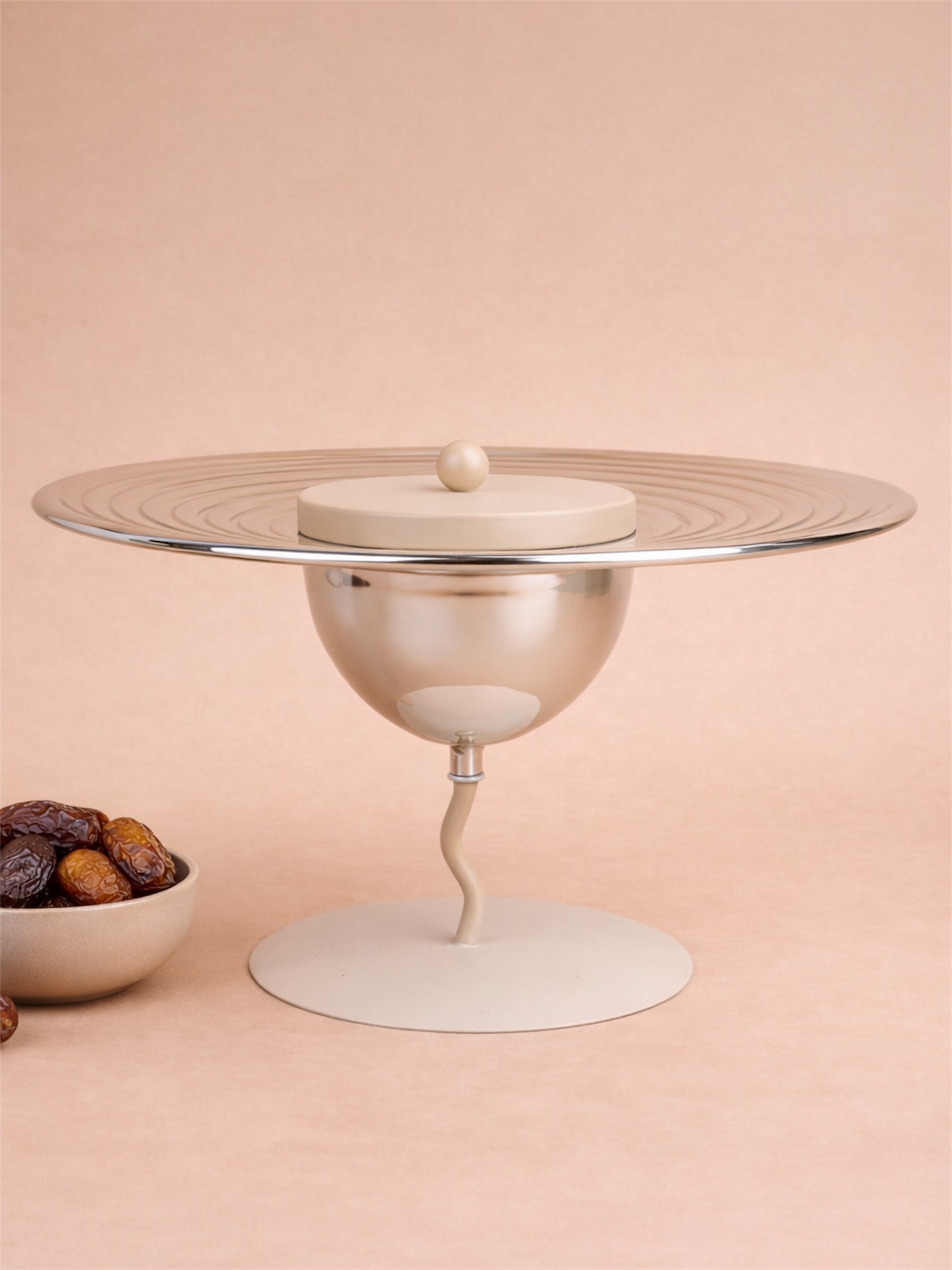 Elevated Serving Stand – Modern Majlis Tray for Dates & Sweets