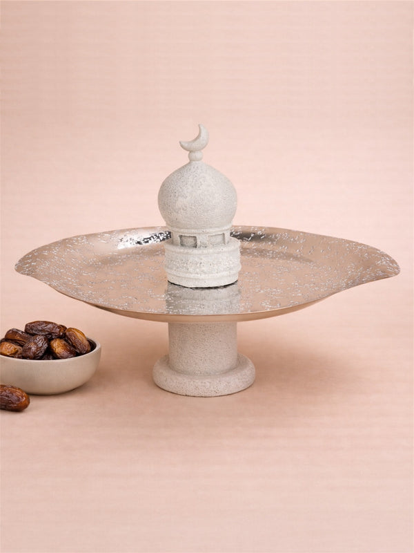 Crescent Dome Serving Stand – Luxury Majlis Display Tray for Dates & Sweets